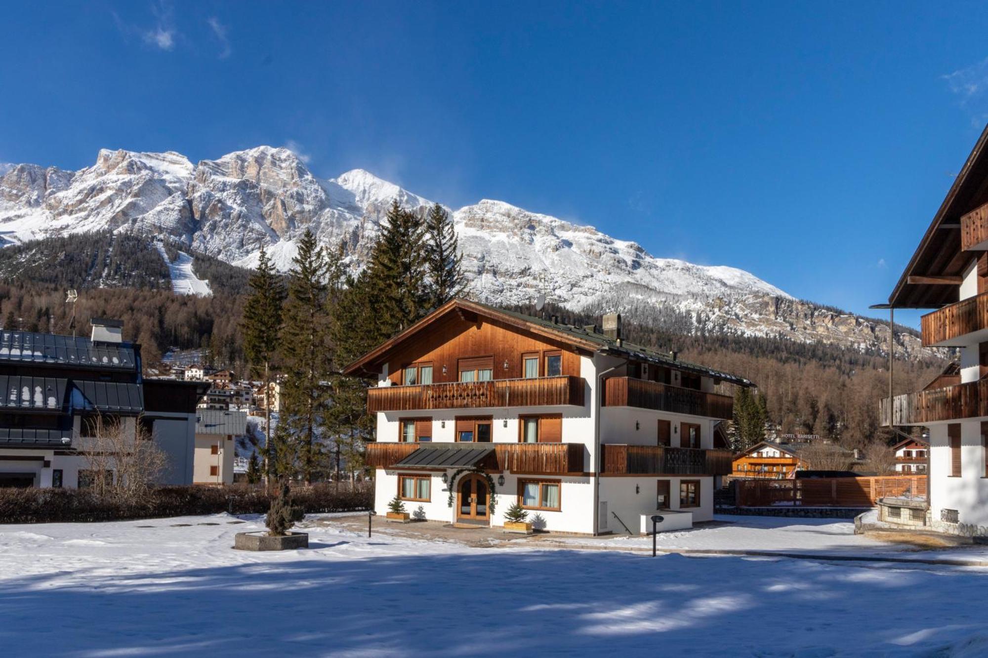 Chalet Stadio Hotel Cortina d'Ampezzo Exterior photo